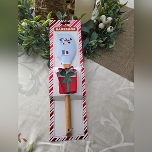 Bakeshop Spatula And Cookie Cutter Set